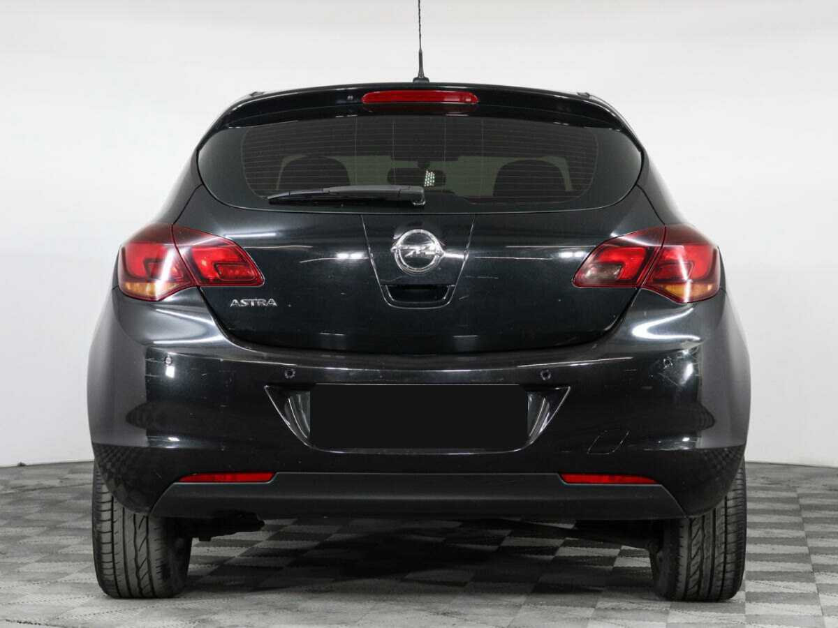 Opel Astra с пробегом — 2011 год. Фото: #5