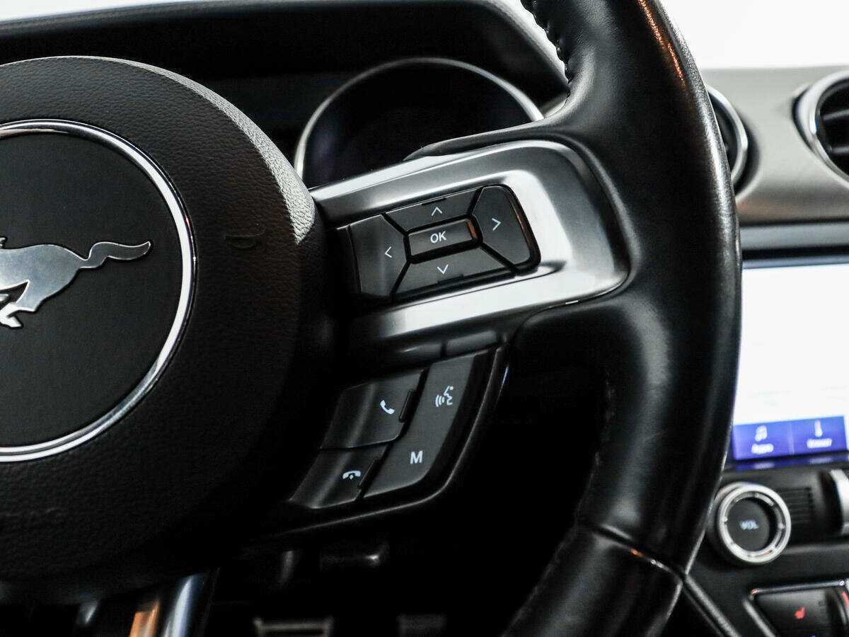 Ford Mustang с пробегом — 2020 год. Фото: #19