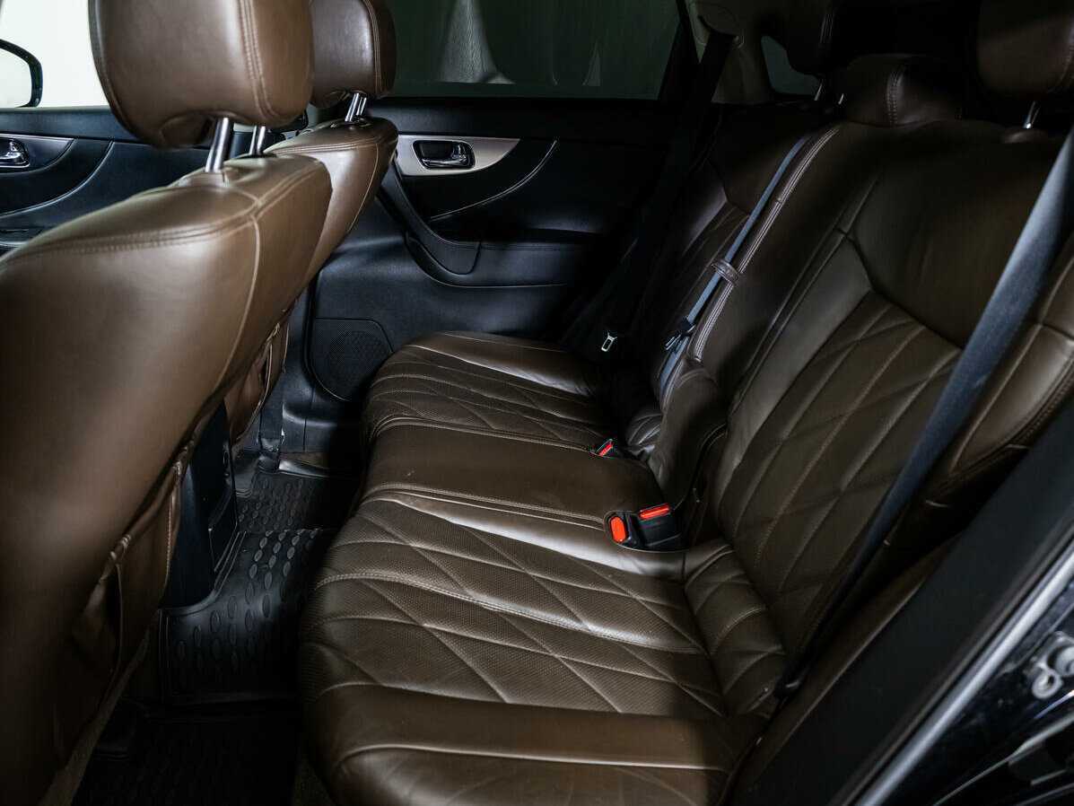 Infiniti FX с пробегом — 2008 год. Фото: #9