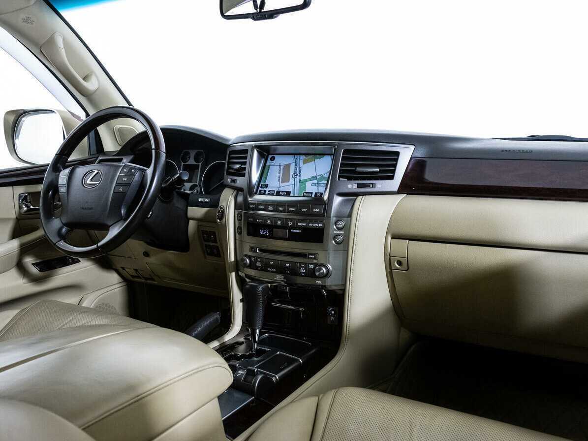 Lexus LX с пробегом — 2008 год. Фото: #6