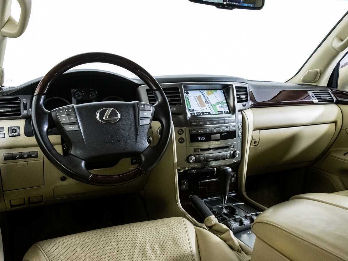 Lexus LX с пробегом — 2008 год. Фото: #8