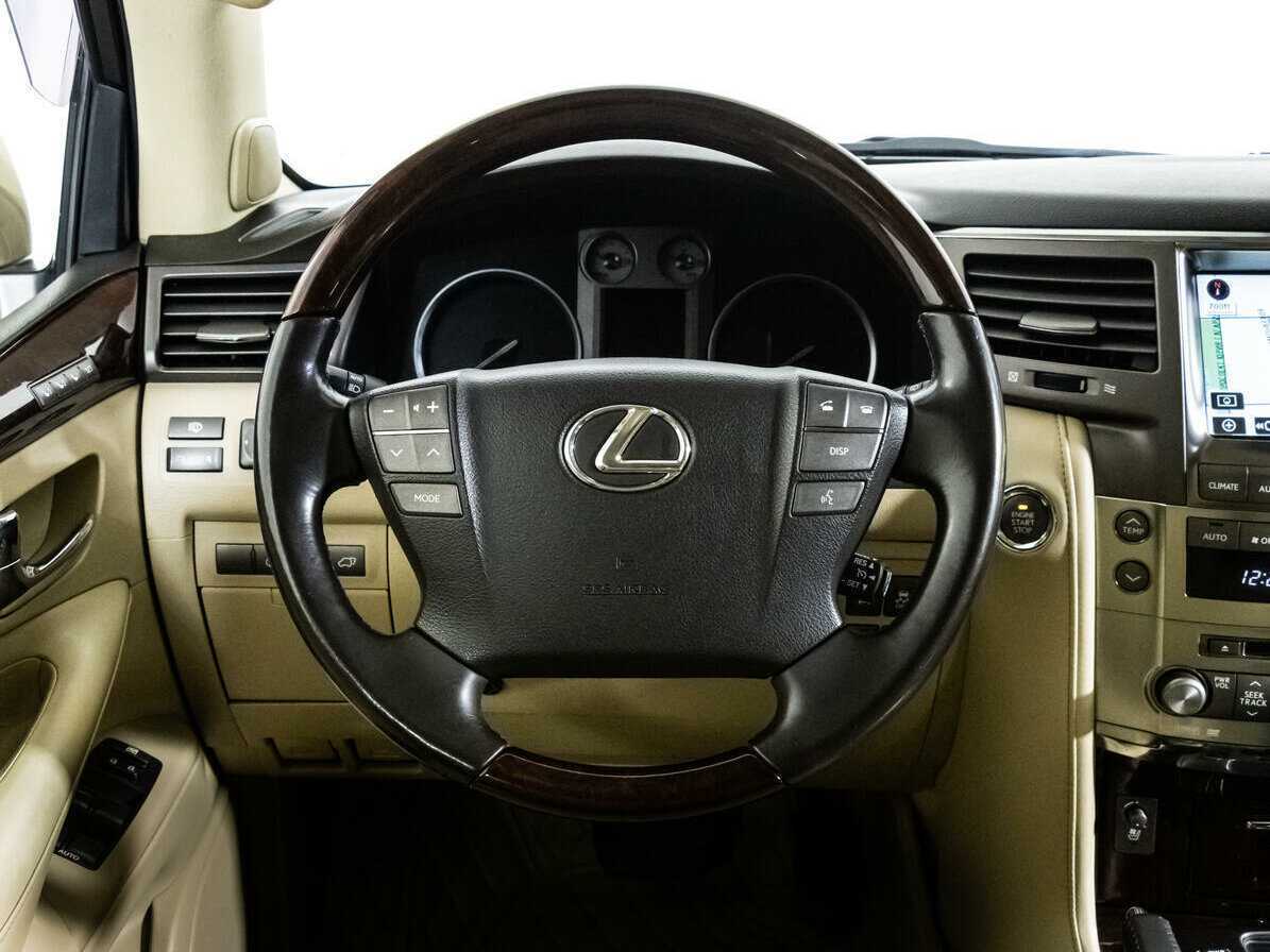 Lexus LX с пробегом — 2008 год. Фото: #9