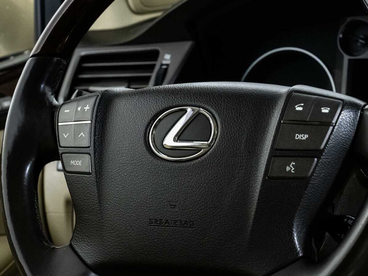 Lexus LX с пробегом — 2008 год. Фото: #10