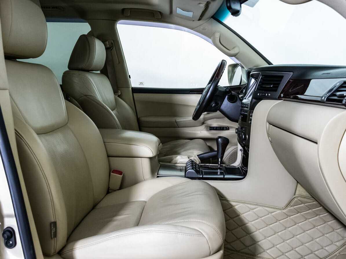 Lexus LX с пробегом — 2008 год. Фото: #18