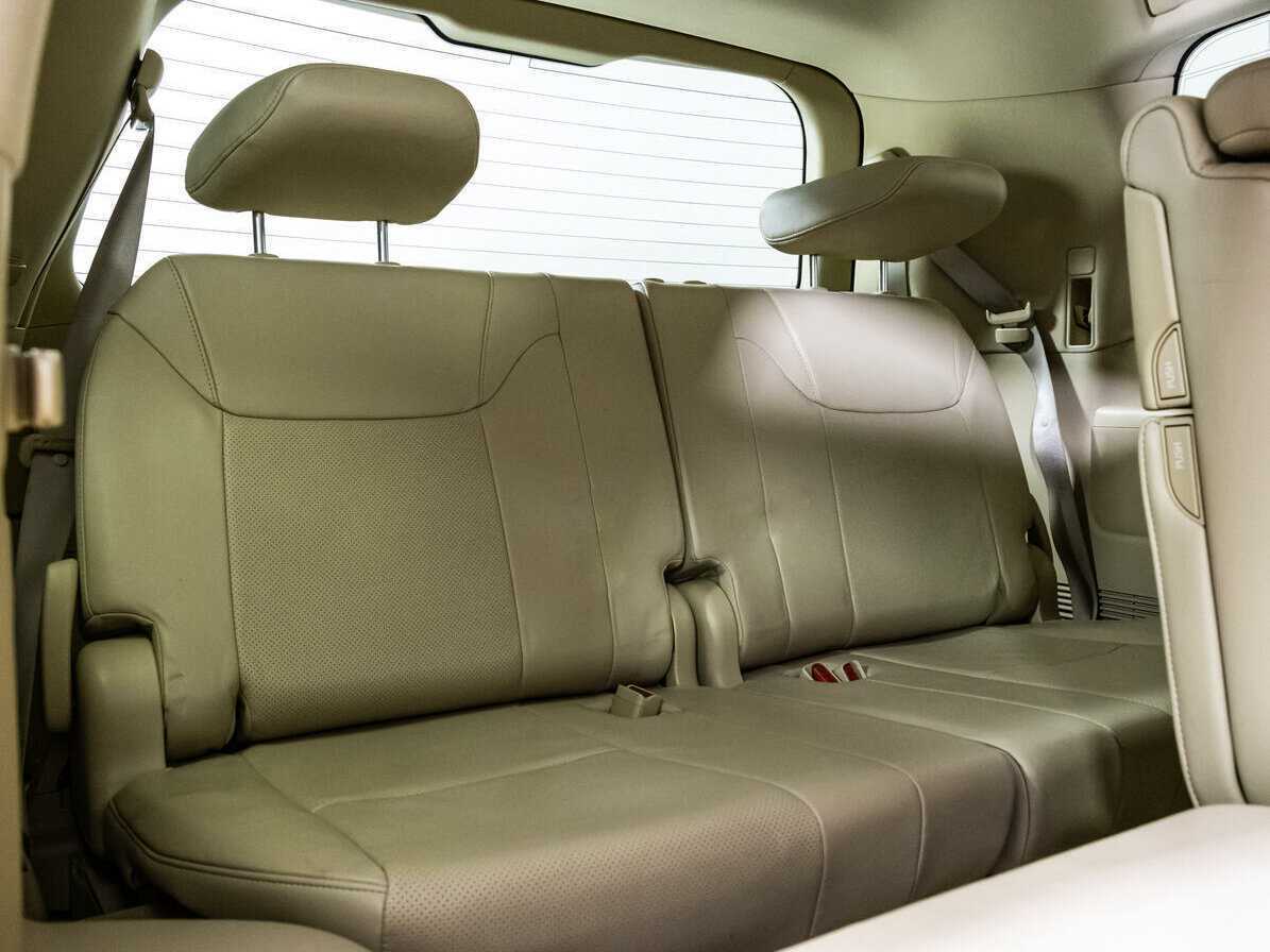 Lexus LX с пробегом — 2008 год. Фото: #20