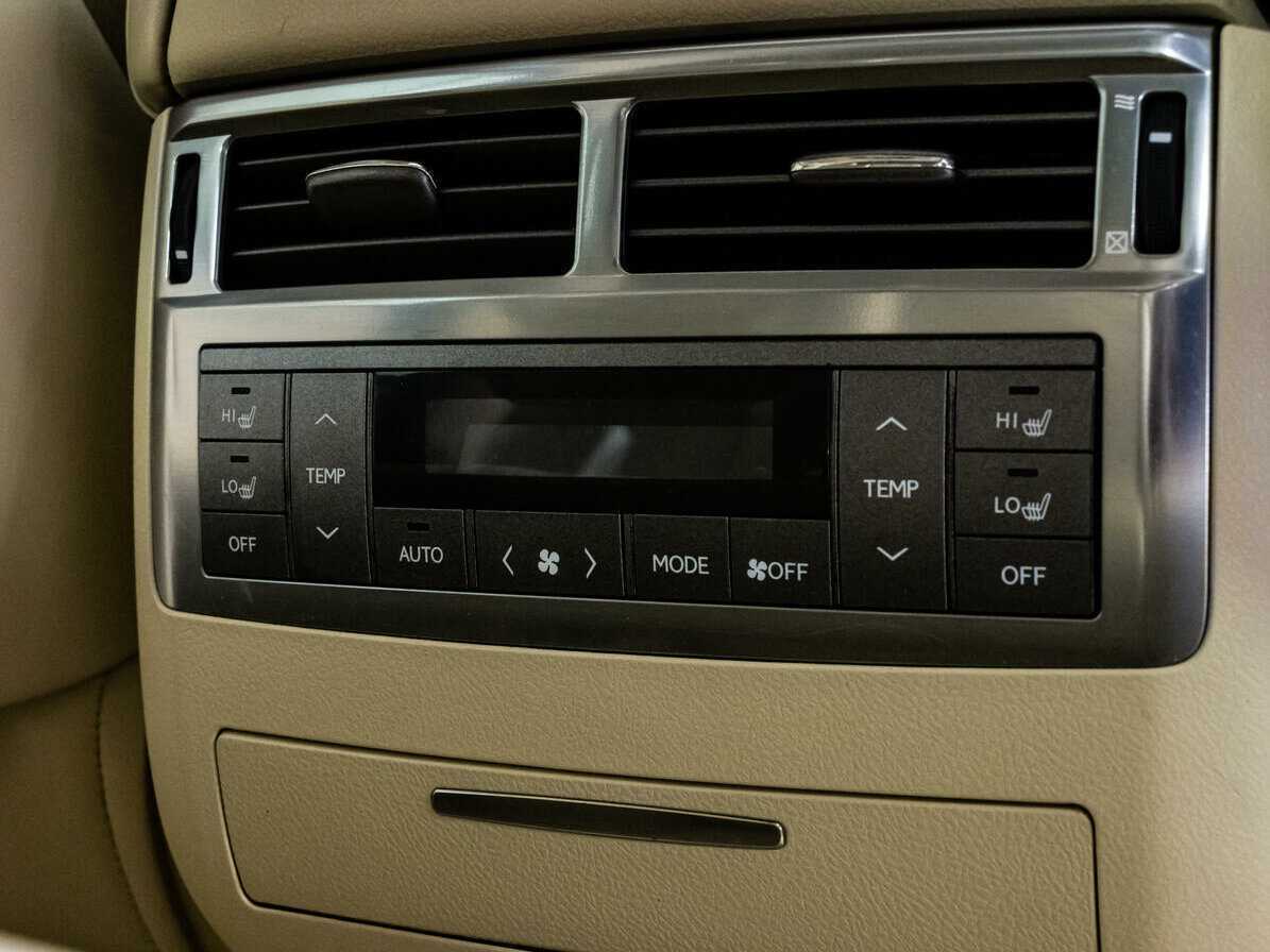 Lexus LX с пробегом — 2008 год. Фото: #22