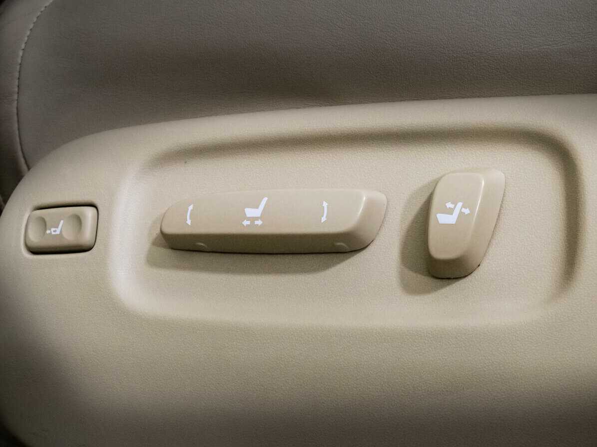 Lexus LX с пробегом — 2008 год. Фото: #26