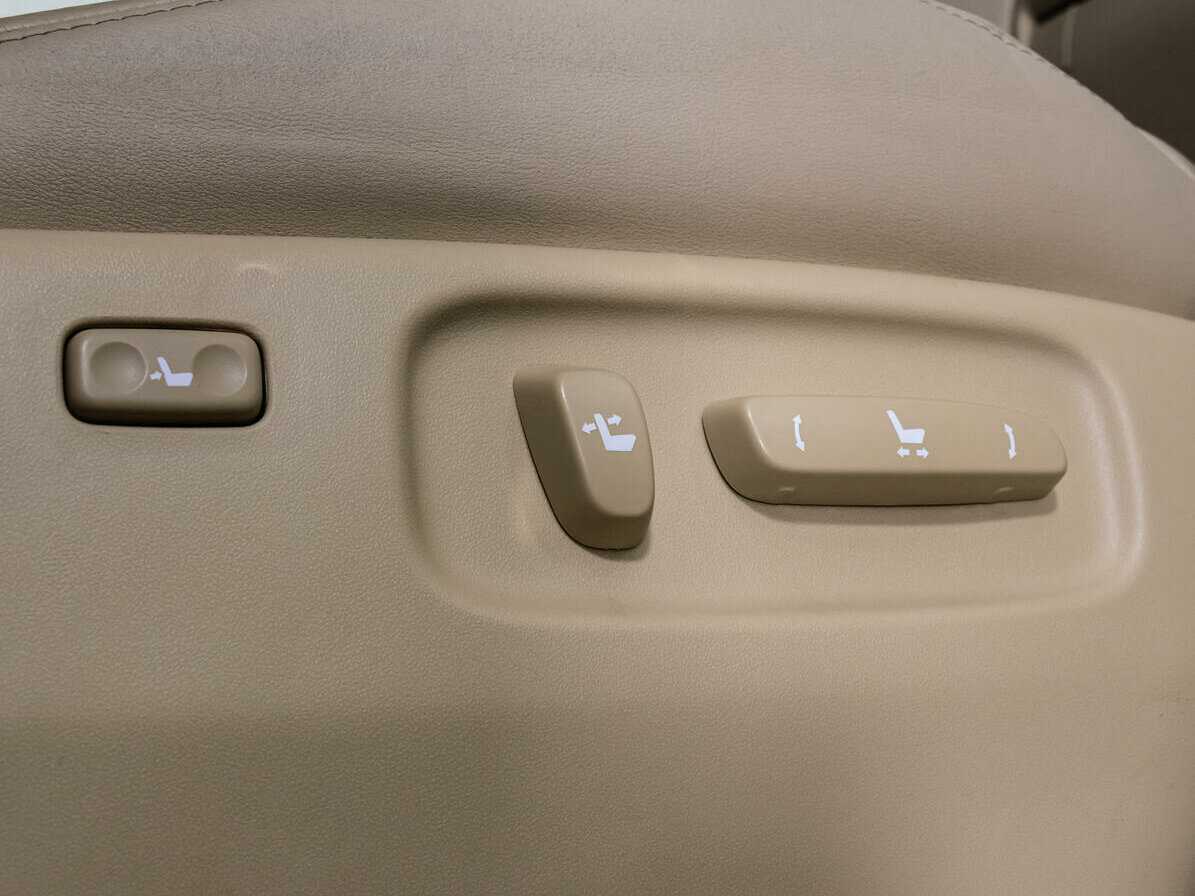 Lexus LX с пробегом — 2008 год. Фото: #27