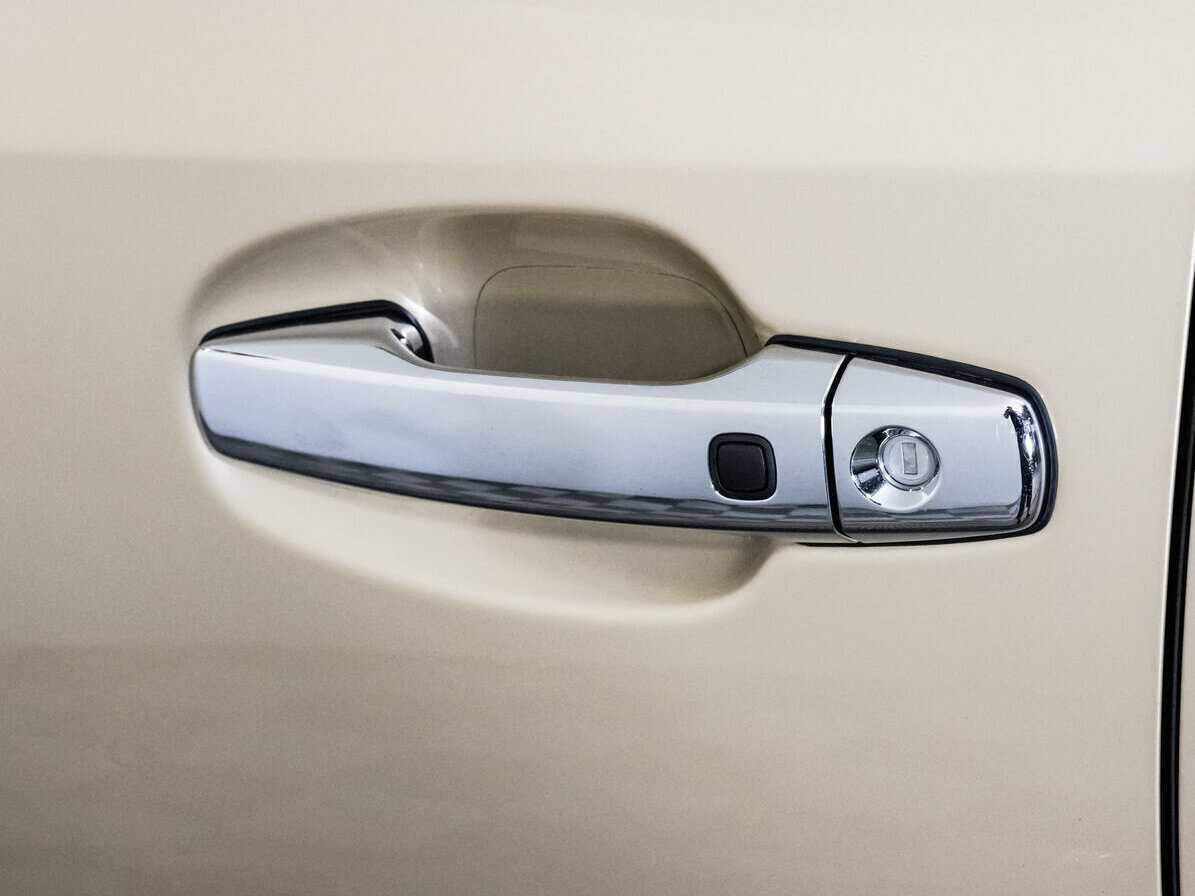 Lexus LX с пробегом — 2008 год. Фото: #28