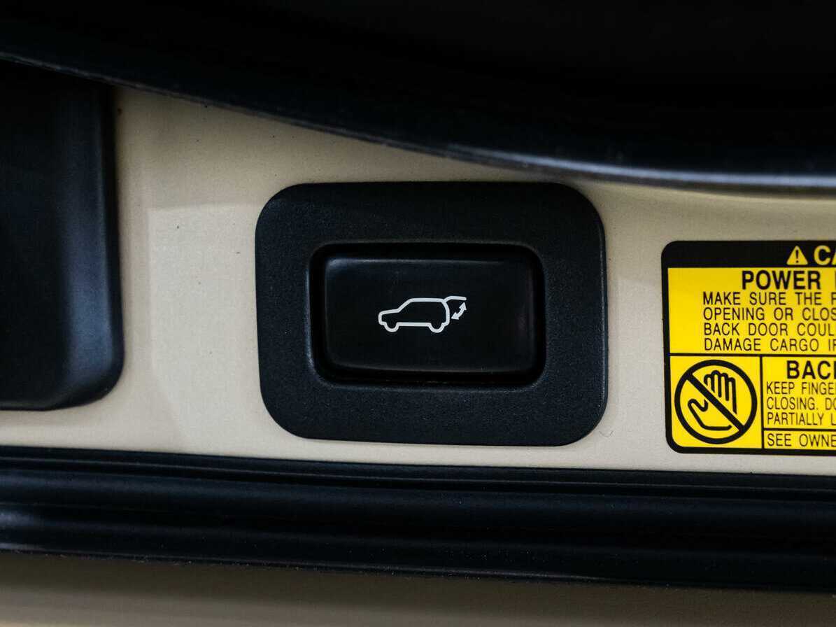 Lexus LX с пробегом — 2008 год. Фото: #30