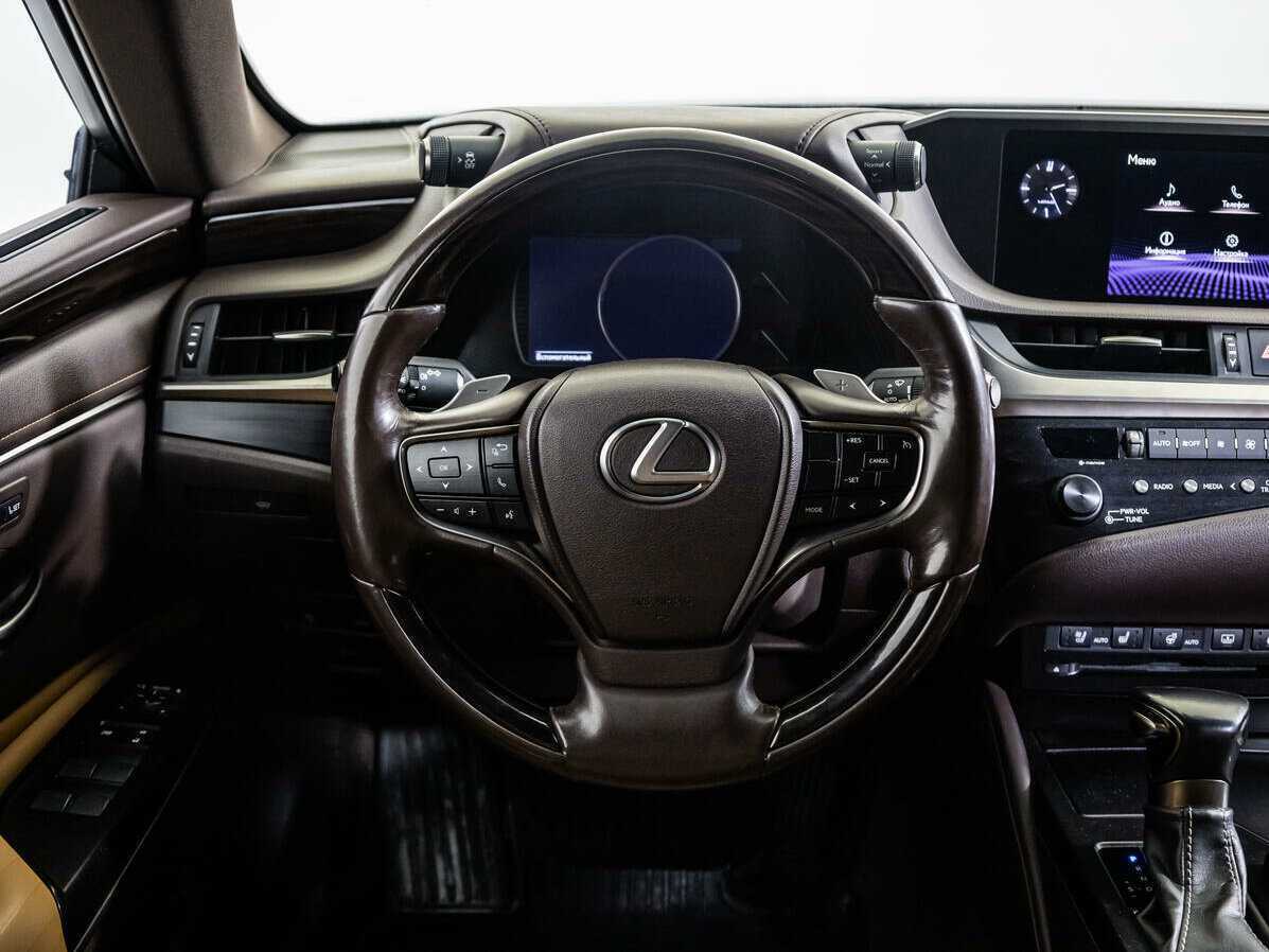 Lexus ES с пробегом — 2019 год. Фото: #12