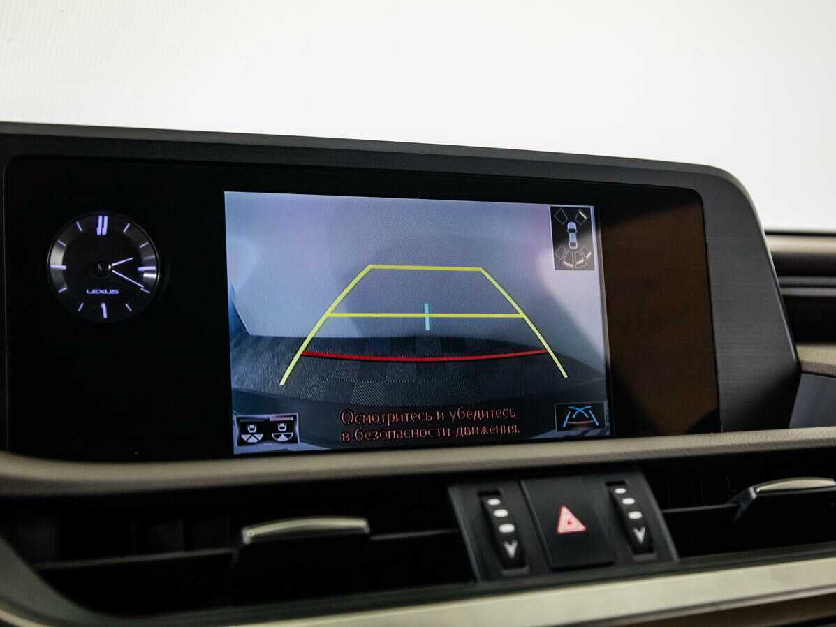 Lexus ES с пробегом — 2019 год. Фото: #14