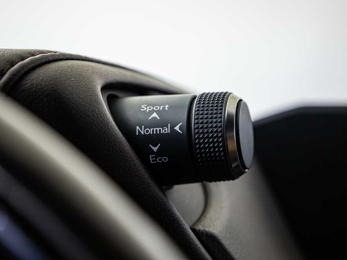 Lexus ES с пробегом — 2019 год. Фото: #19