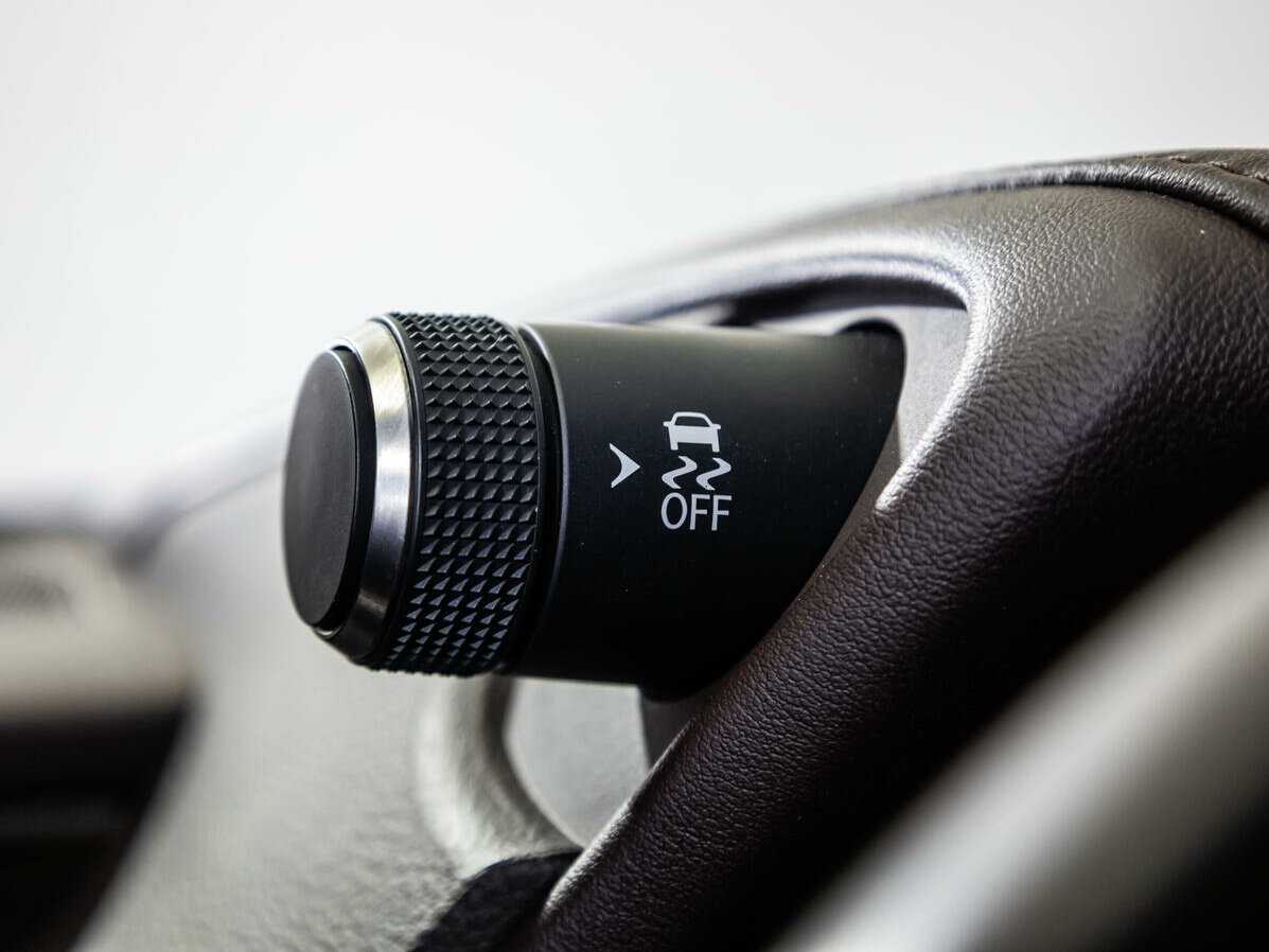 Lexus ES с пробегом — 2019 год. Фото: #20