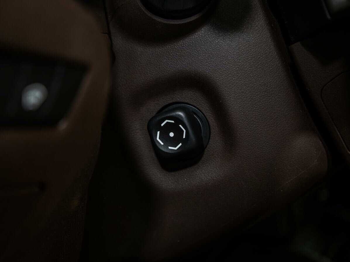 Lexus ES с пробегом — 2019 год. Фото: #22