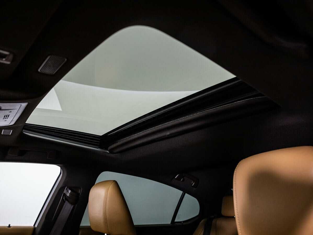 Lexus ES с пробегом — 2019 год. Фото: #25