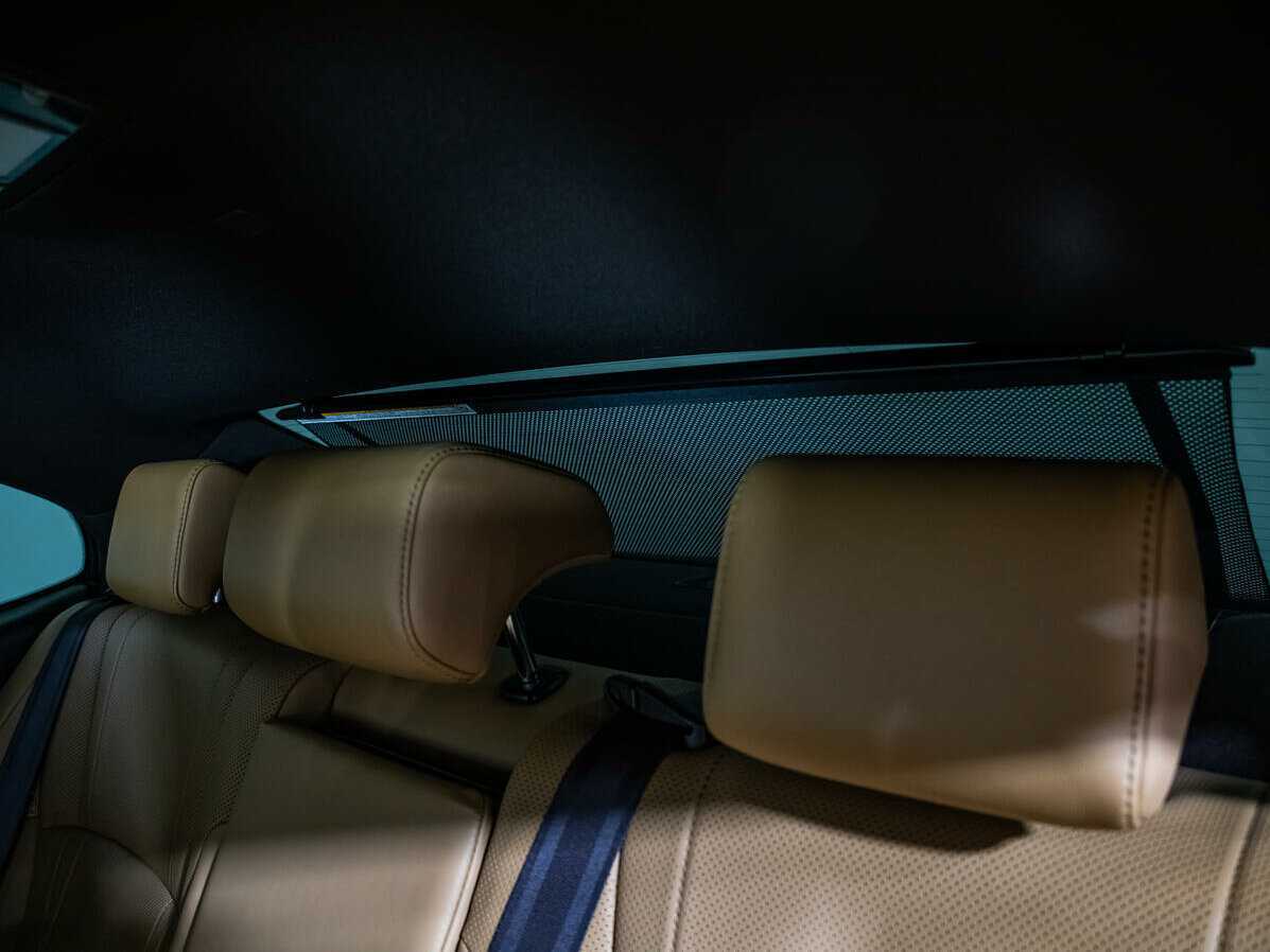 Lexus ES с пробегом — 2019 год. Фото: #26