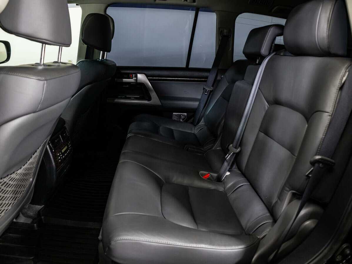 Toyota Land Cruiser с пробегом — 2008 год. Фото: #9