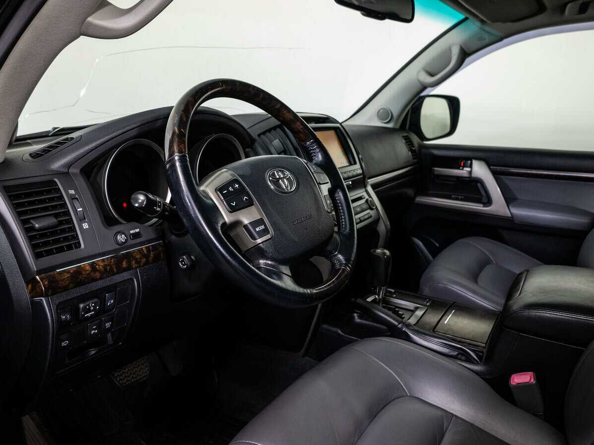 Toyota Land Cruiser с пробегом — 2008 год. Фото: #10