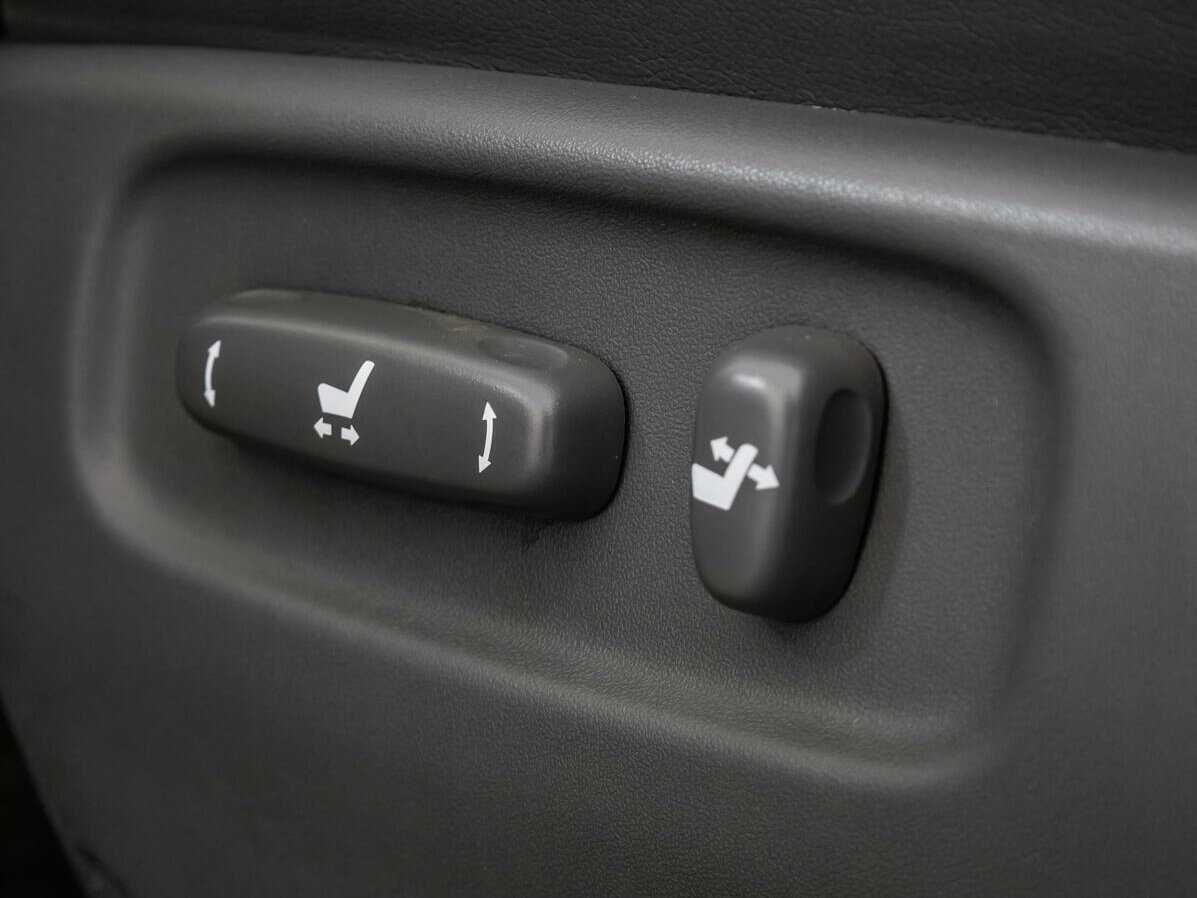 Toyota Land Cruiser с пробегом — 2008 год. Фото: #17