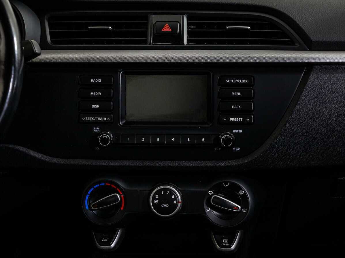 Kia Rio с пробегом — 2017 год. Фото: #13