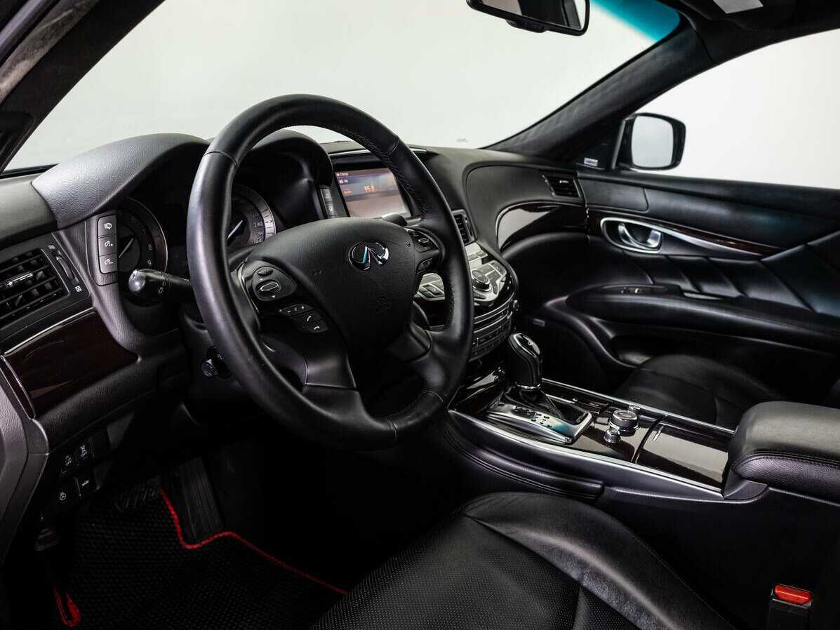 Infiniti M с пробегом — 2010 год. Фото: #9