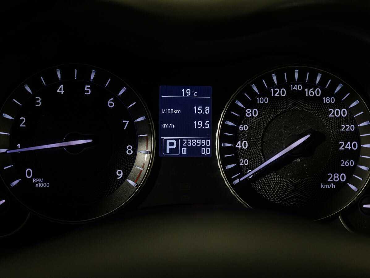 Infiniti M с пробегом — 2010 год. Фото: #10