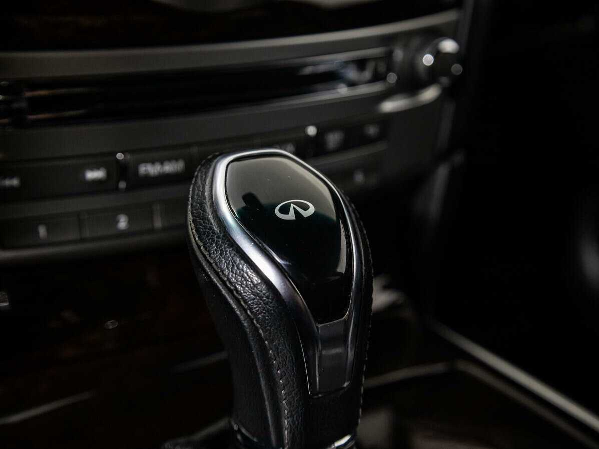 Infiniti M с пробегом — 2010 год. Фото: #15