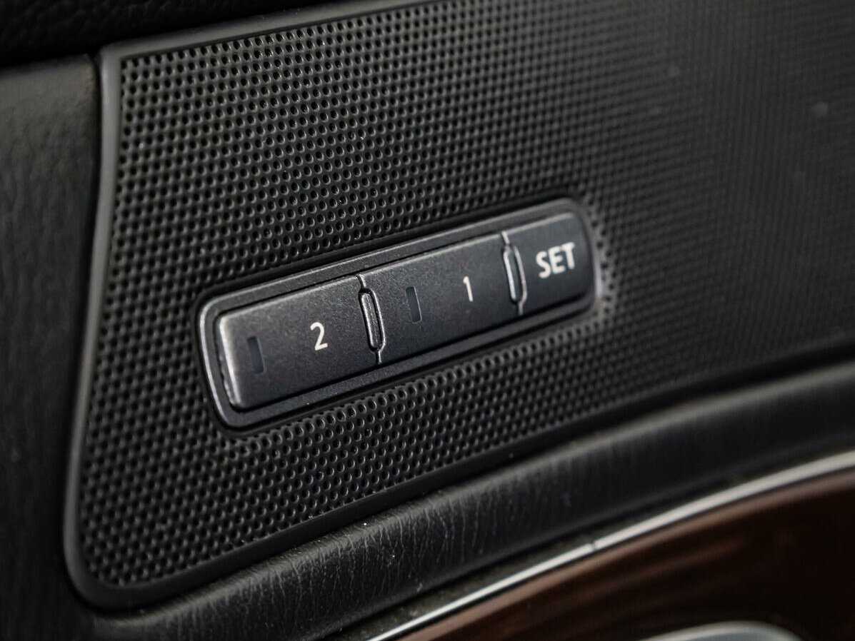 Infiniti M с пробегом — 2010 год. Фото: #19