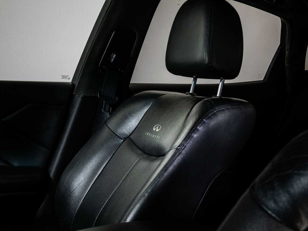 Infiniti M с пробегом — 2010 год. Фото: #20