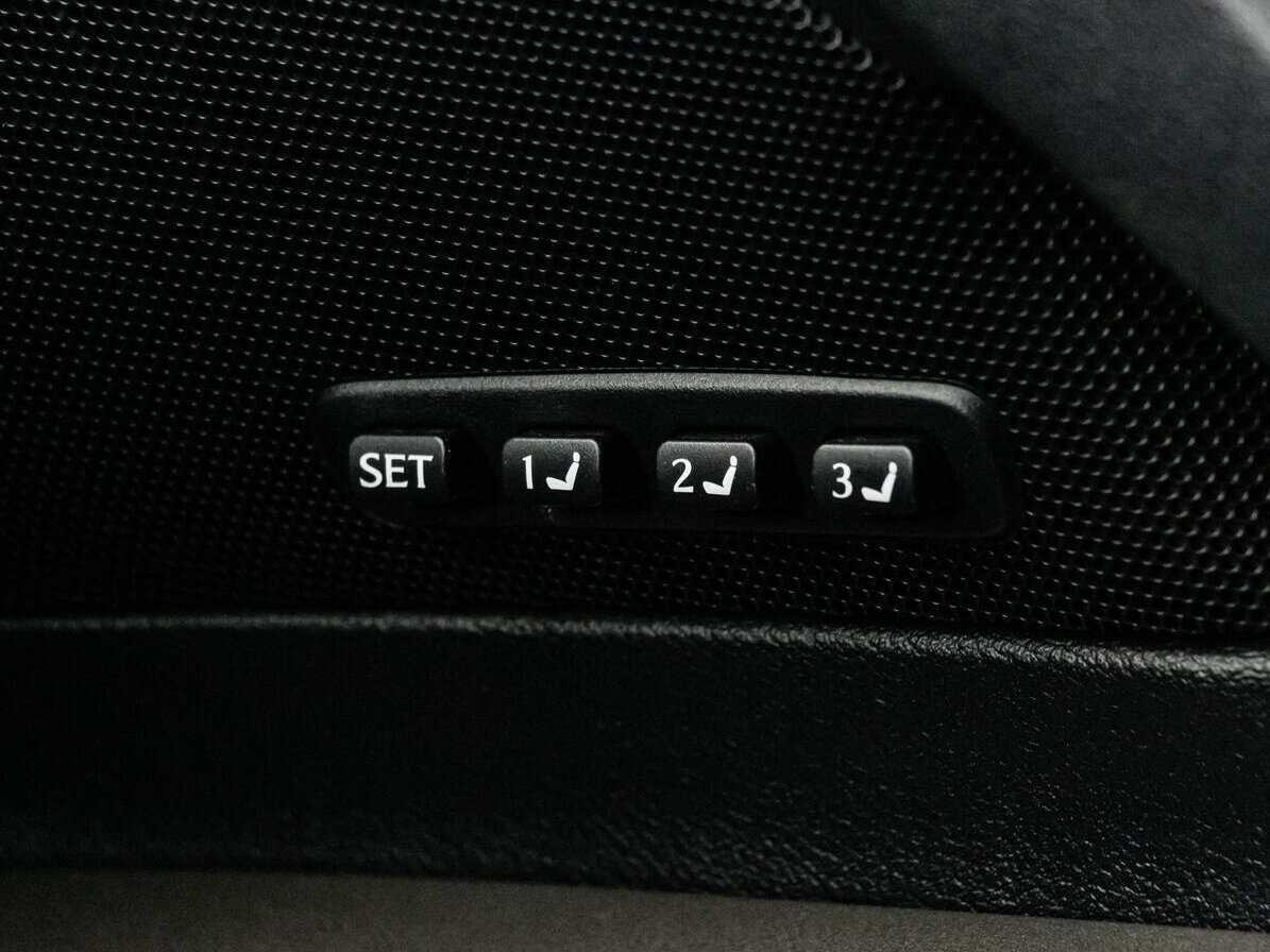 Lexus IS с пробегом — 2008 год. Фото: #18