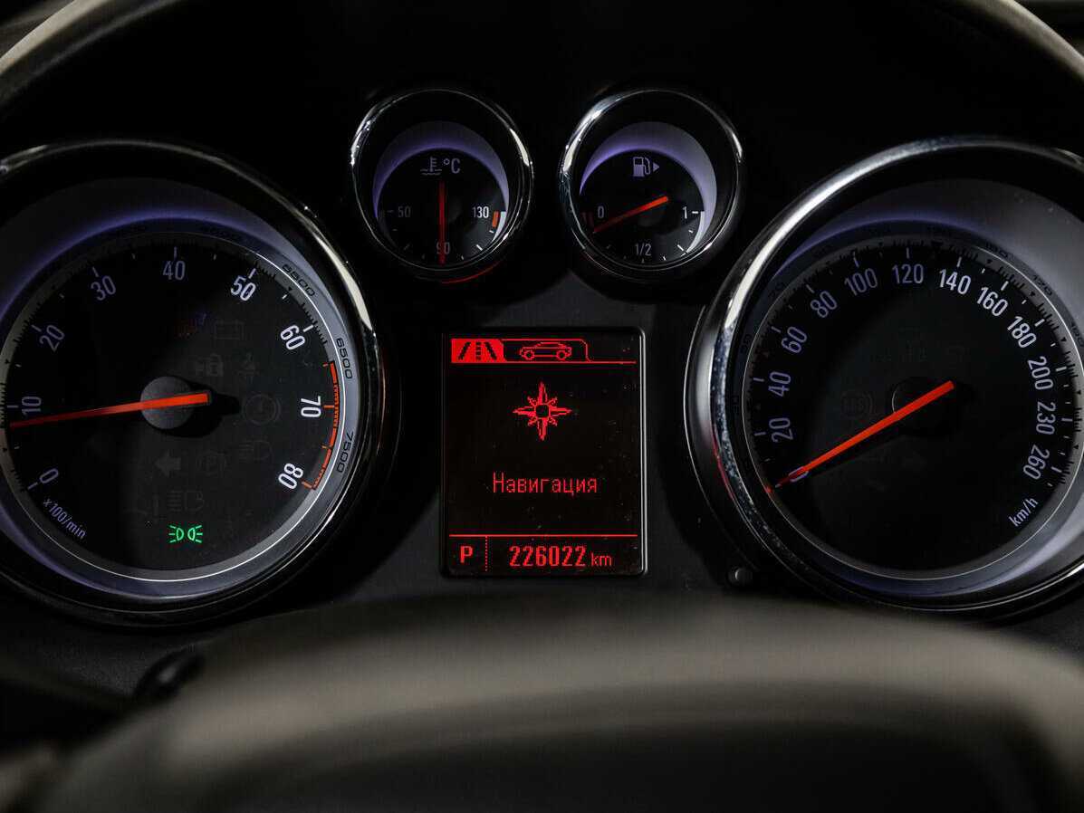 Opel Astra с пробегом — 2012 год. Фото: #9