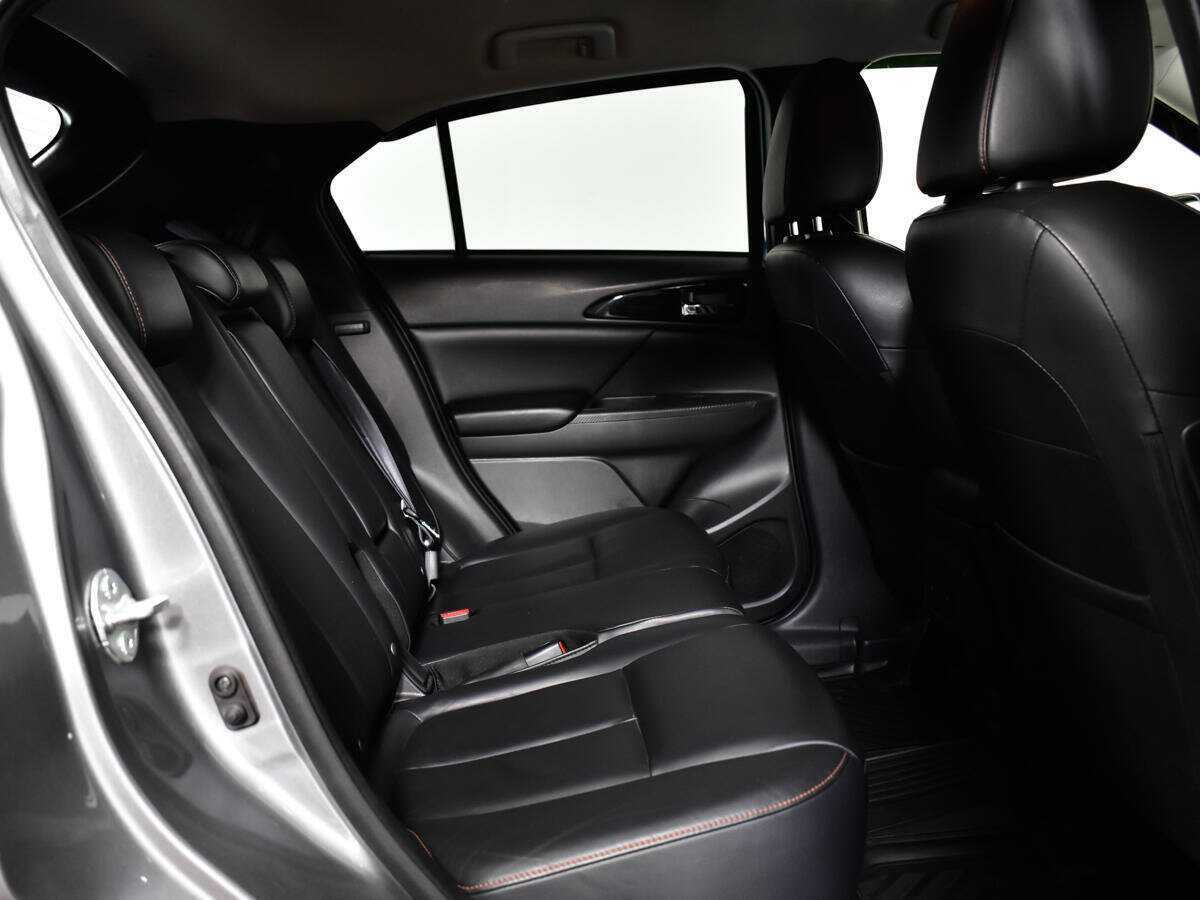 Mitsubishi Eclipse Cross с пробегом — 2018 год. Фото: #9