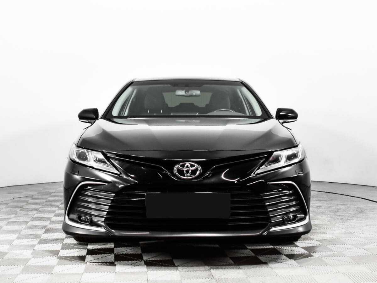 Toyota Camry с пробегом — 2021 год. Фото: #1