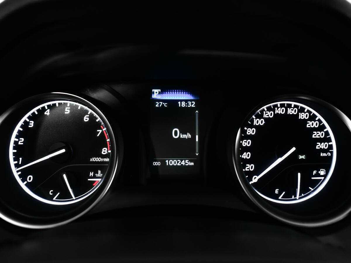 Toyota Camry с пробегом — 2021 год. Фото: #10