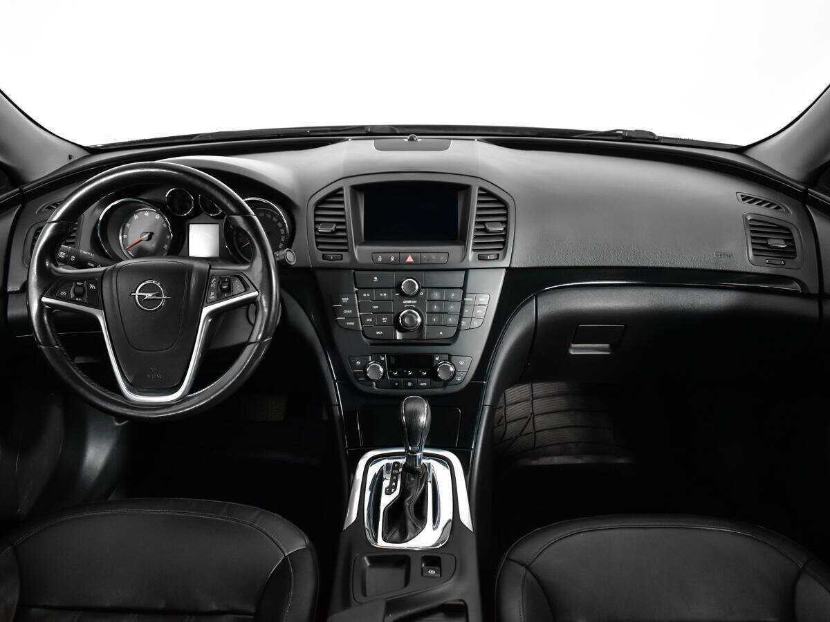 Opel Insignia с пробегом — 2010 год. Фото: #11