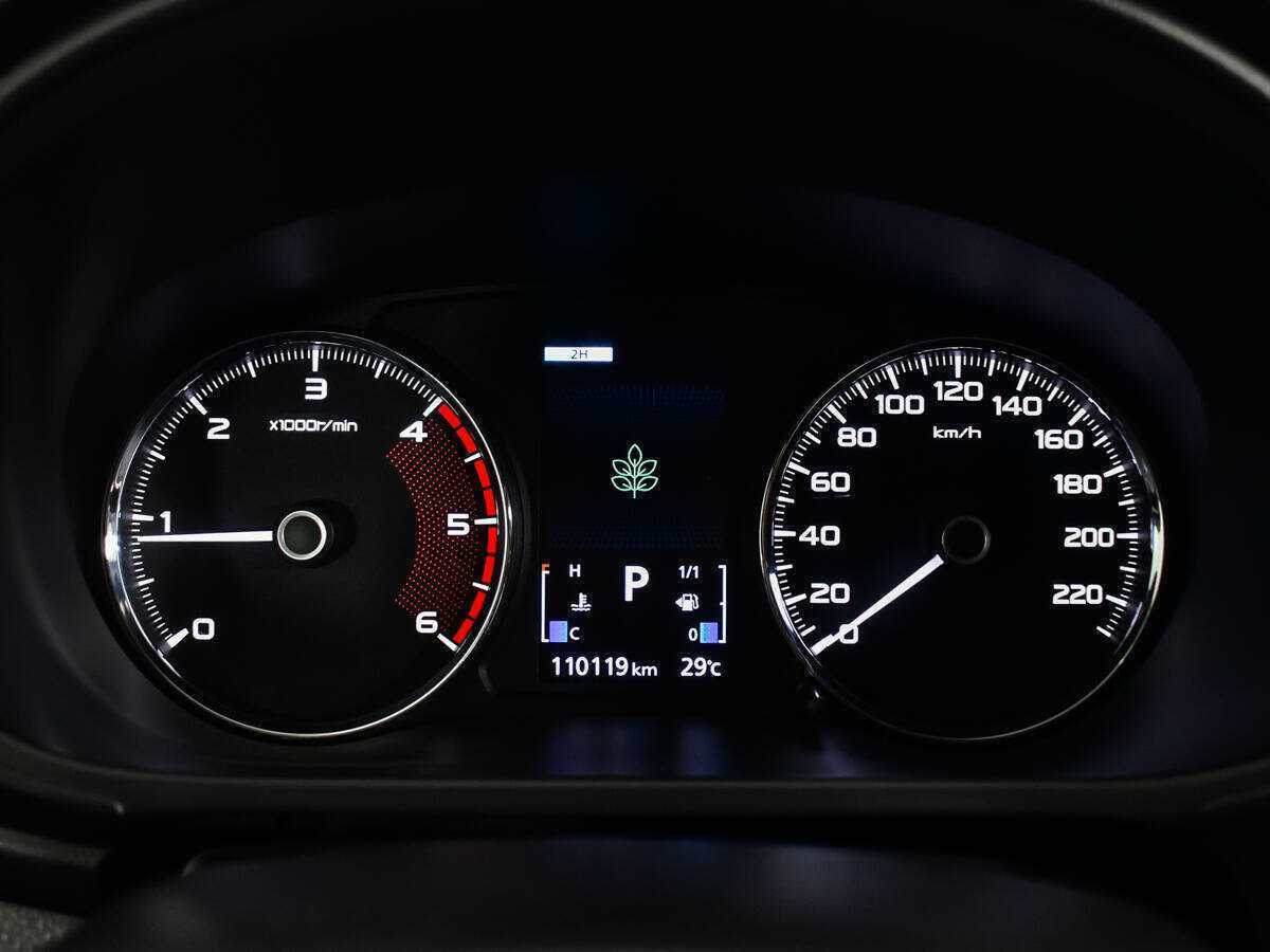 Mitsubishi Pajero Sport с пробегом — 2018 год. Фото: #8