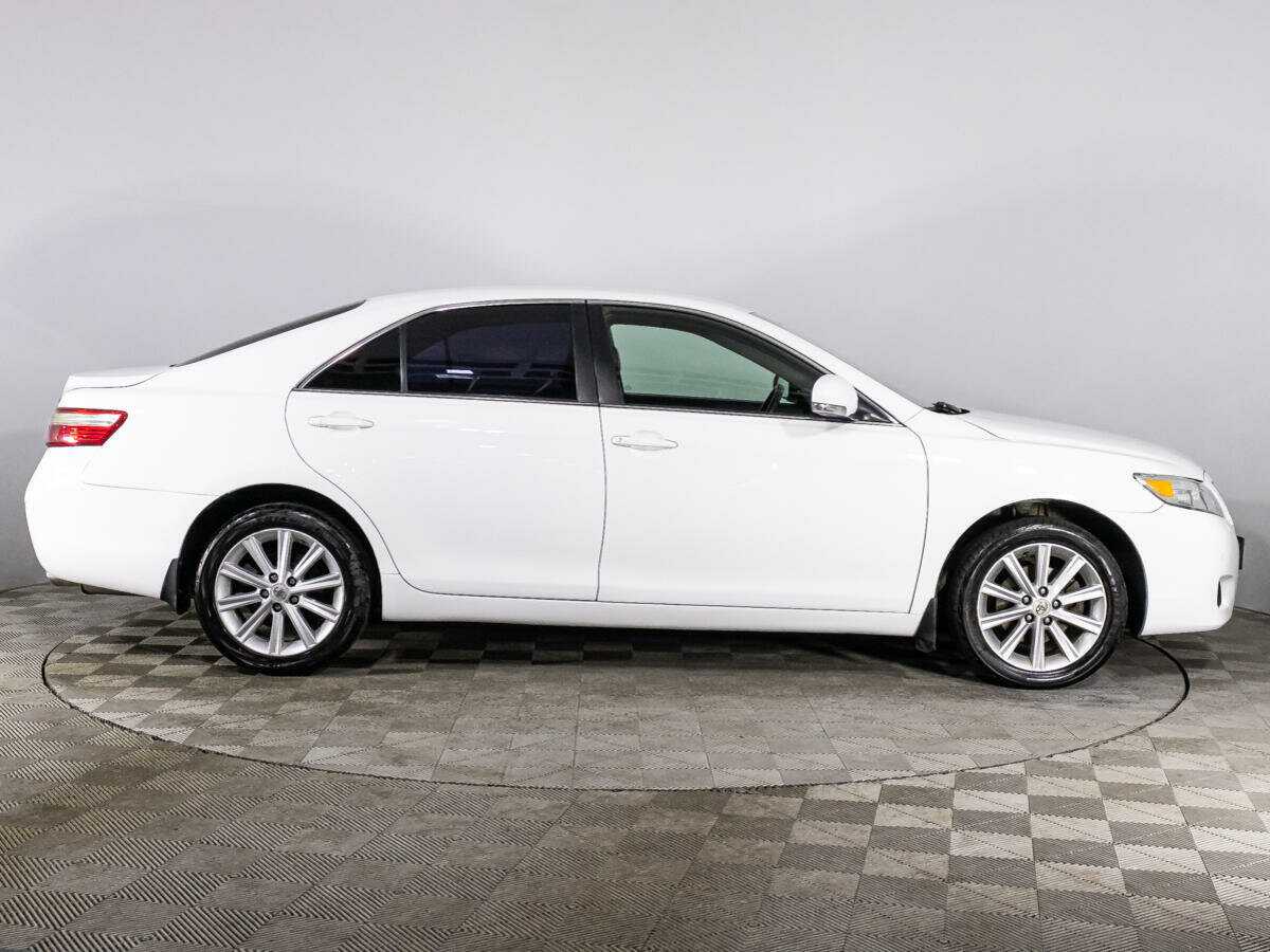 Toyota Camry с пробегом — 2011 год. Фото: #3