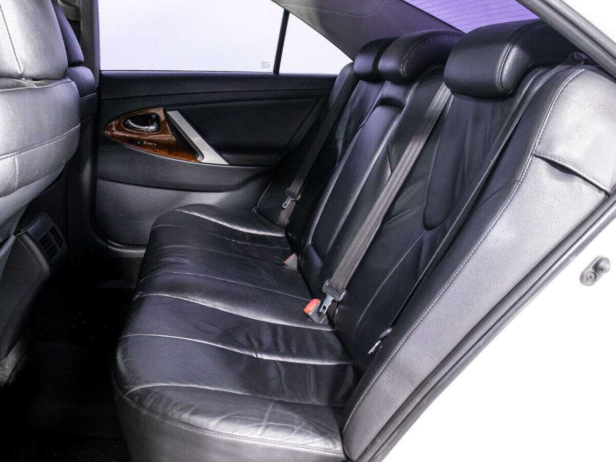 Toyota Camry с пробегом — 2011 год. Фото: #9