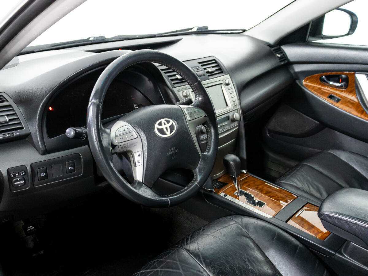 Toyota Camry с пробегом — 2011 год. Фото: #10