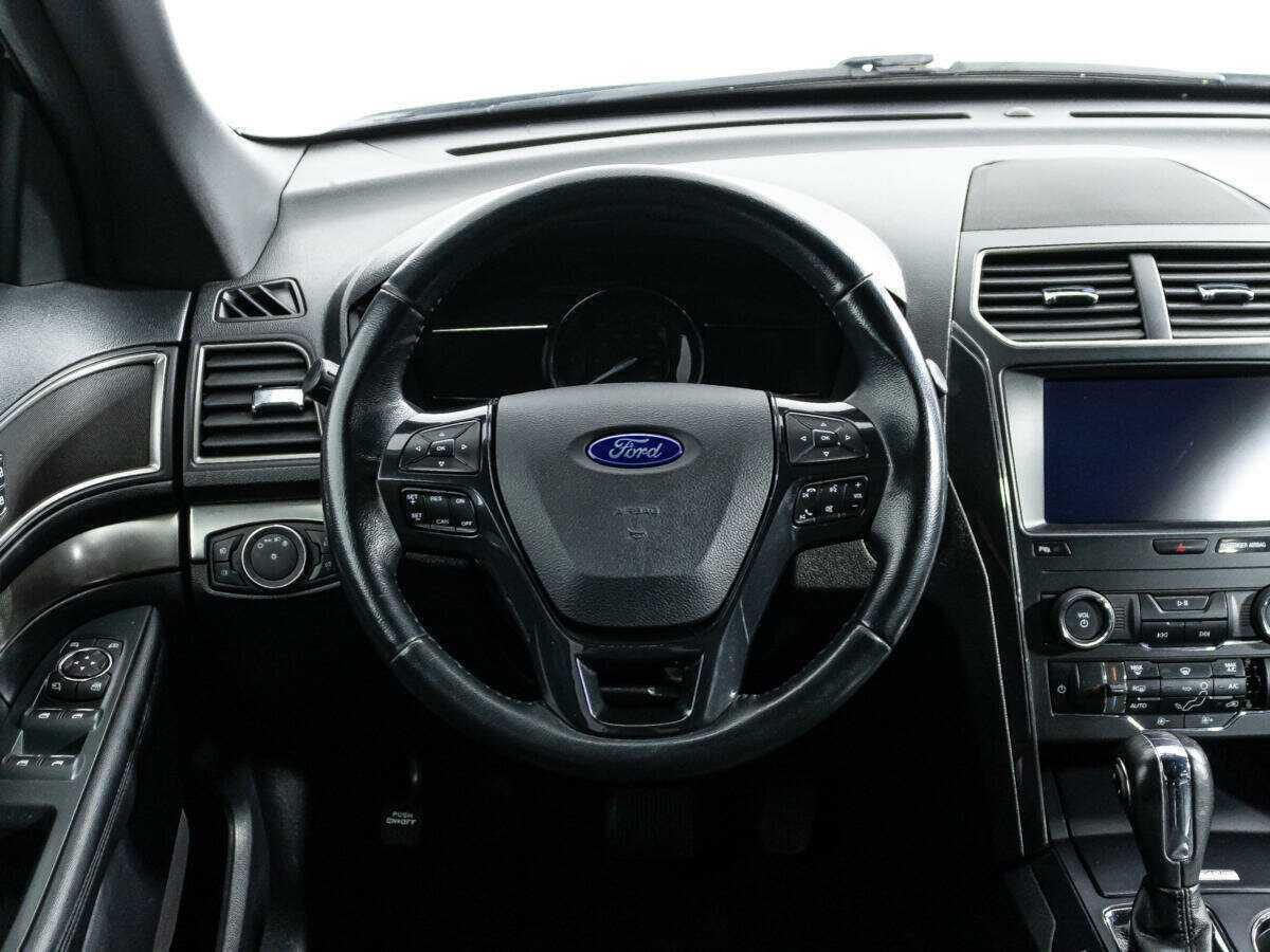 Ford Explorer с пробегом — 2019 год. Фото: #20