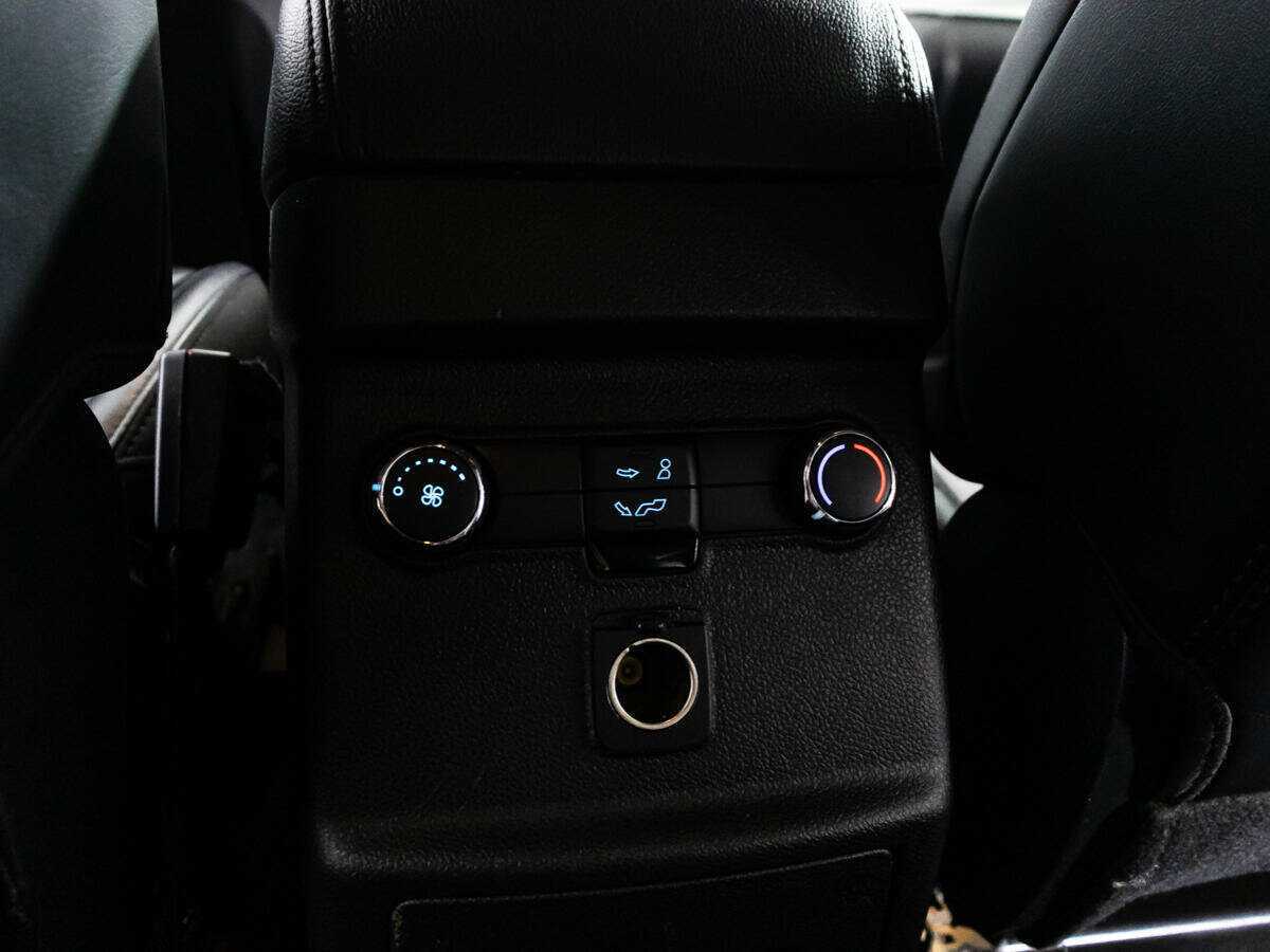 Ford Explorer с пробегом — 2019 год. Фото: #23