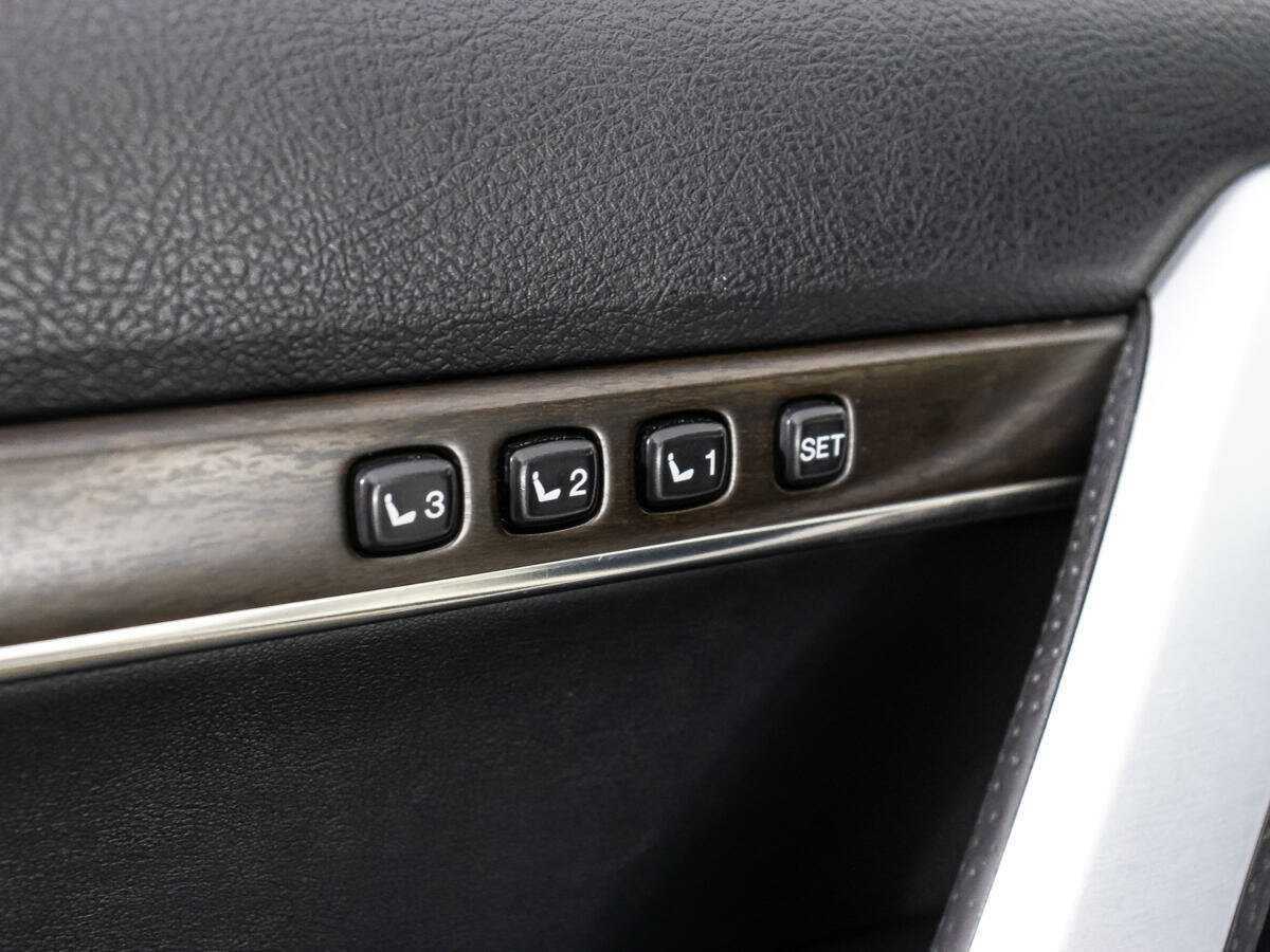 Toyota Land Cruiser с пробегом — 2016 год. Фото: #15