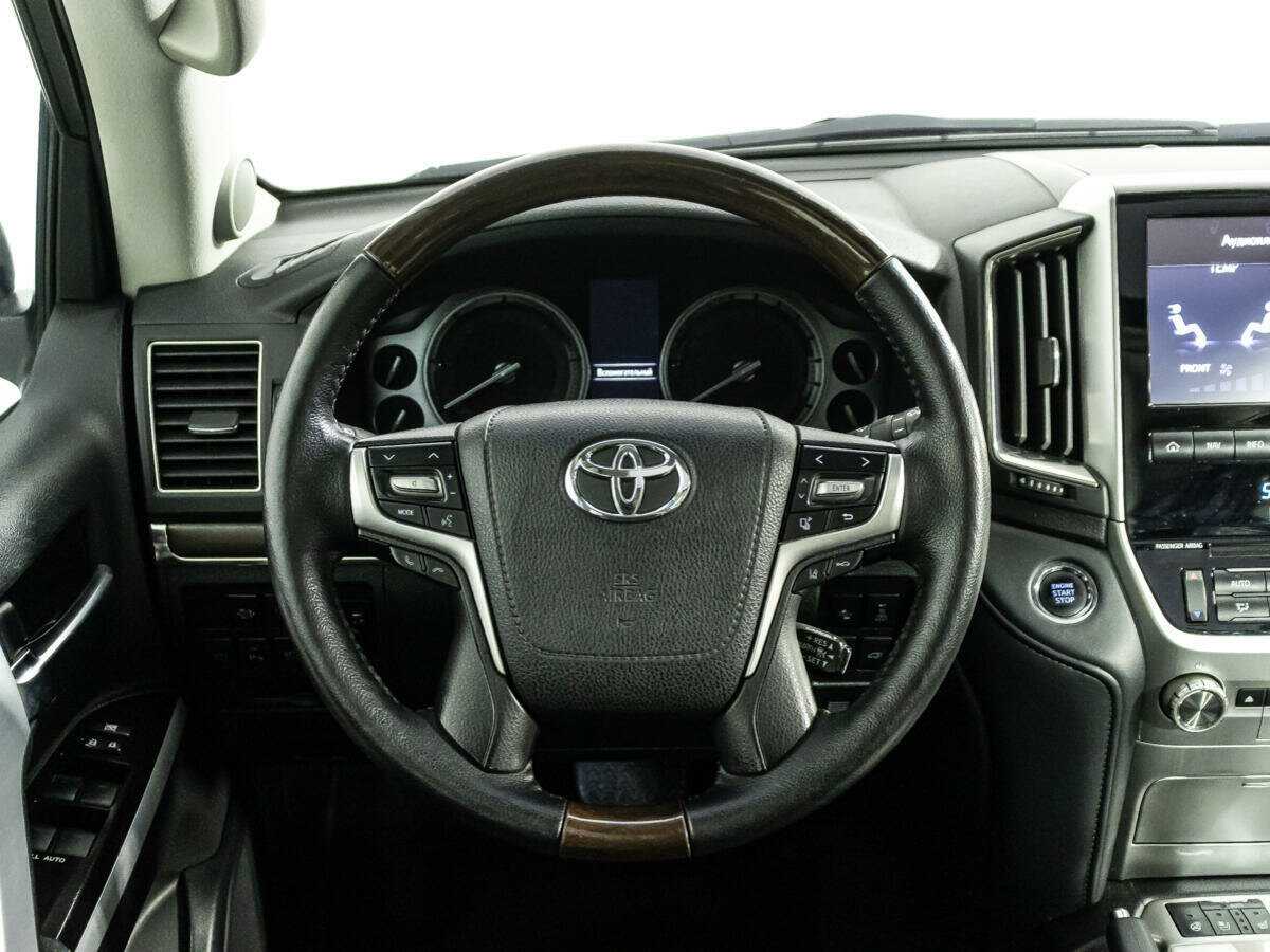 Toyota Land Cruiser с пробегом — 2016 год. Фото: #22