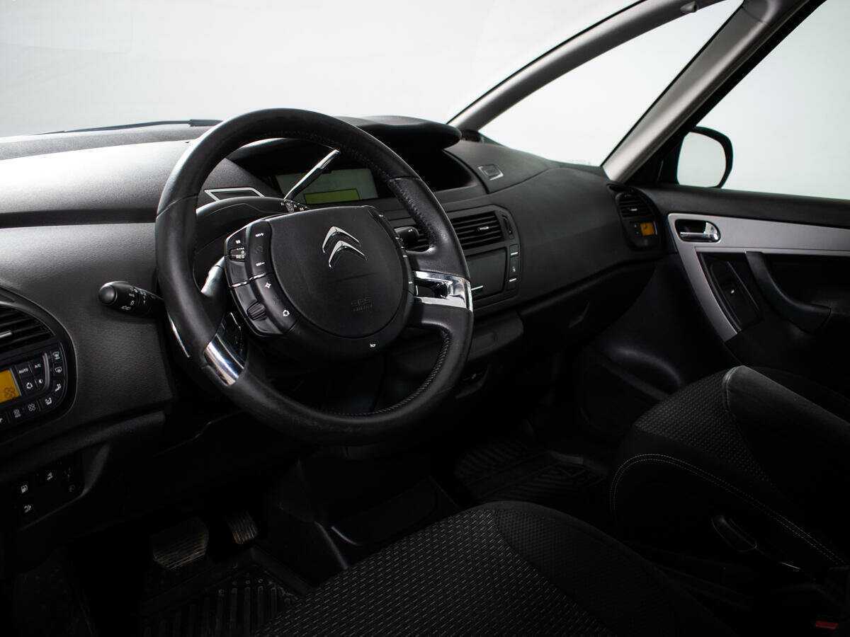 Citroen C4 Picasso с пробегом — 2012 год. Фото: #12