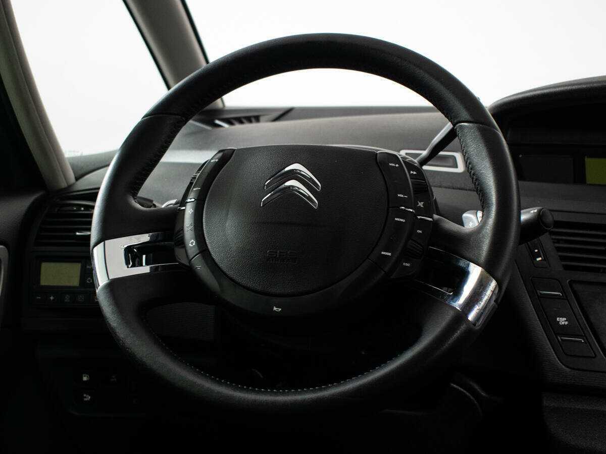 Citroen C4 Picasso с пробегом — 2012 год. Фото: #13