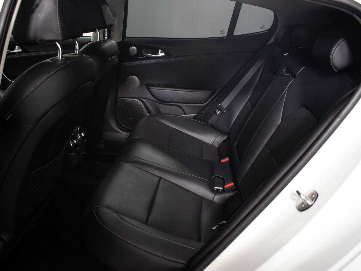 Kia Stinger с пробегом — 2021 год. Фото: #5