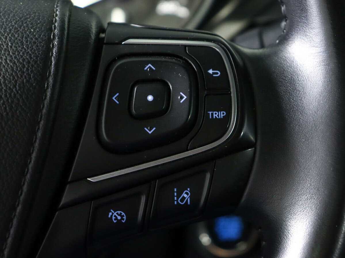 Toyota Avensis с пробегом — 2018 год. Фото: #18