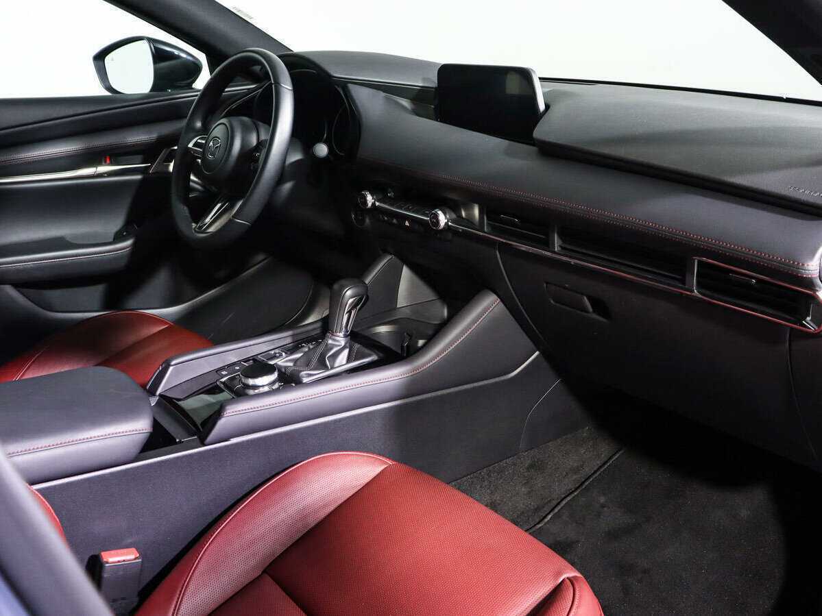 Mazda 3 с пробегом — 2023 год. Фото: #6
