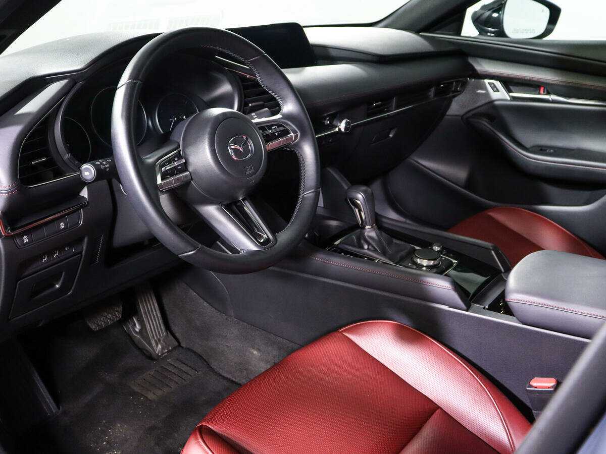 Mazda 3 с пробегом — 2023 год. Фото: #11